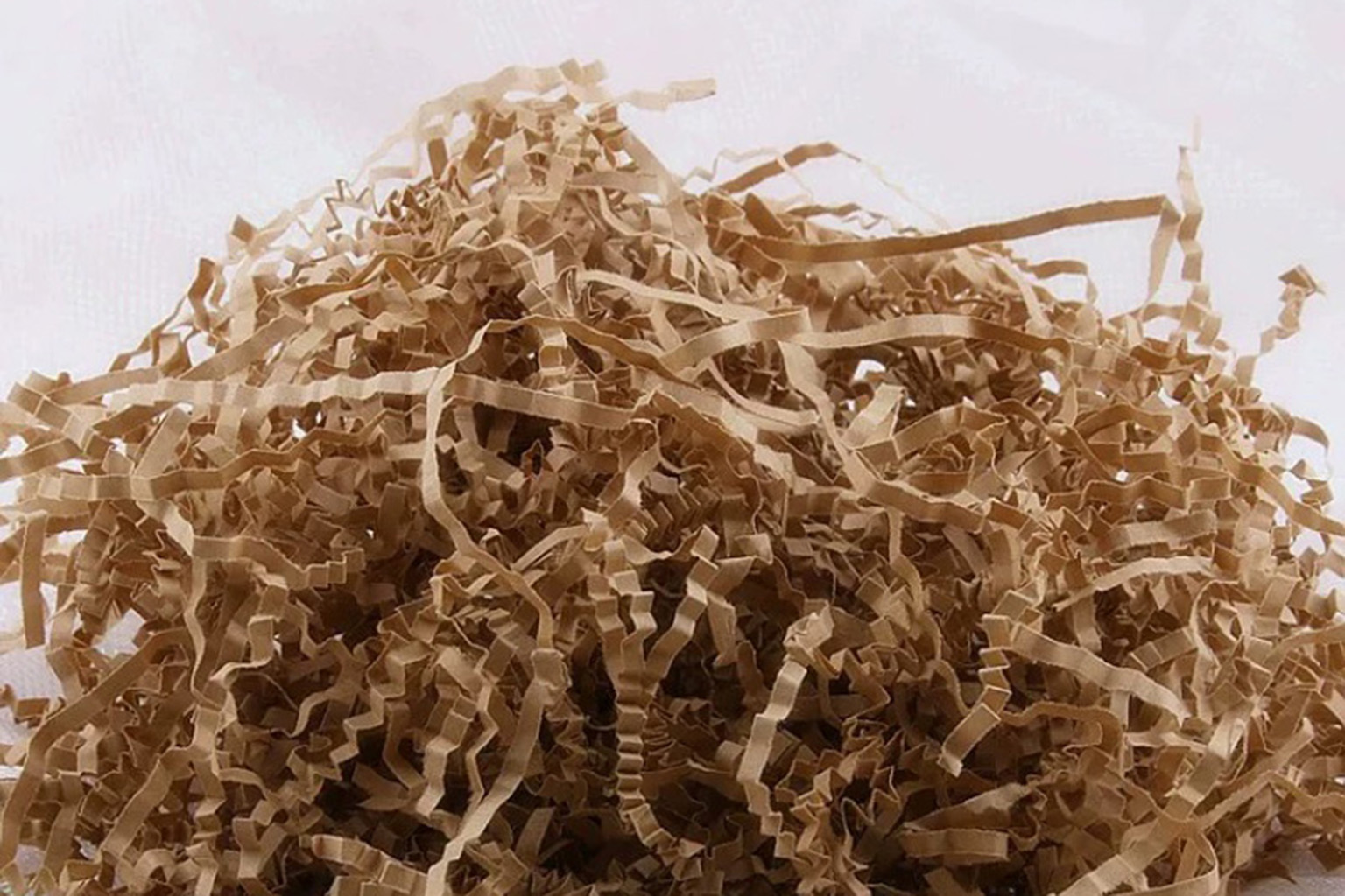 How Does a Roll Feeding Crinkle Paper Shredding Machine Work?